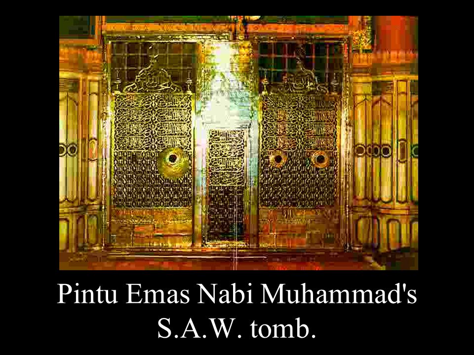 Pintu Emas Nabi Muhammad s S.A.W. tomb.